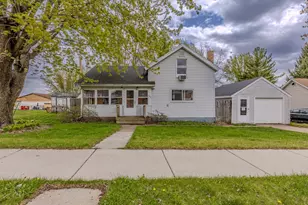 1050 Larcom St, Hammond, WI 54015 - Photo 2