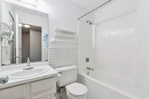 66 9th St E, Saint Paul, MN 55101 - Photo 10