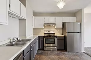 66 9th St E, Saint Paul, MN 55101 - Photo 4
