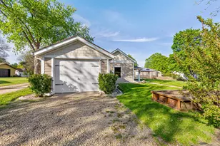 311 Wabasha St, Saint Peter, MN 56082 - Photo 2