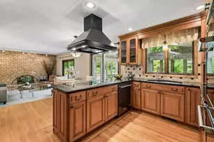 9572 Morris Cir, Bloomington, MN 55437 - Photo 16