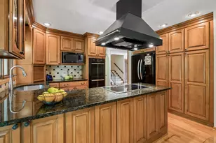 9572 Morris Cir, Bloomington, MN 55437 - Photo 18