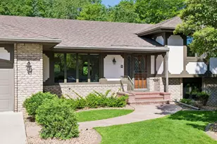 9572 Morris Cir, Bloomington, MN 55437 - Photo 4