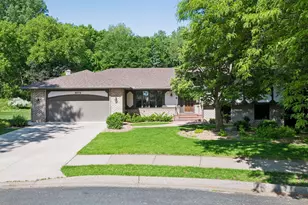 9572 Morris Cir, Bloomington, MN 55437 - Photo 2