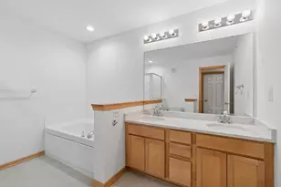 13900 53rd Ave N, Plymouth, MN 55446 - Photo 22