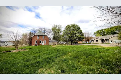 255 5th Street N, Butterfield, MN 56120 - Photo 2