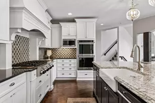 9690 Sky Ln, Eden Prairie, MN 55347 - Photo 16