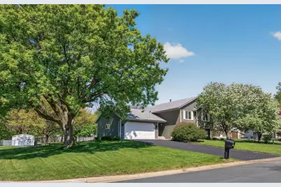 101 Mitchells Court, Mahtomedi, MN 55115 - Photo 1