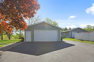 724 1st St N, Waterville, MN 56096 - Photo 32