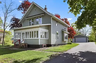 724 1st St N, Waterville, MN 56096 - Photo 1