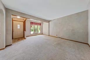 113 7th Ave NE, Waseca, MN 56093 - Photo 8