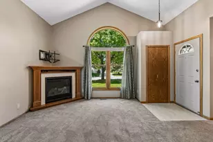9407 Jasmine Ave S, Cottage Grove, MN 55016 - Photo 4