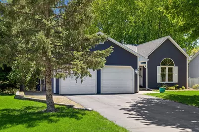 9407 Jasmine Avenue S, Cottage Grove, MN 55016 - Photo 2