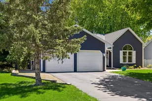9407 Jasmine Ave S, Cottage Grove, MN 55016 - Photo 2