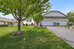 551 Holly Ln N, Oakdale, MN 55128 - Photo 4