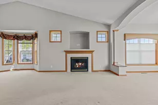 551 Holly Ln N, Oakdale, MN 55128 - Photo 16