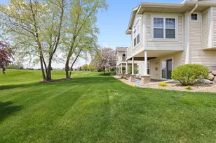 551 Holly Ln N, Oakdale, MN 55128 - Photo 48