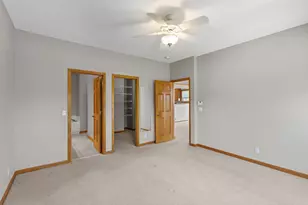 551 Holly Ln N, Oakdale, MN 55128 - Photo 28