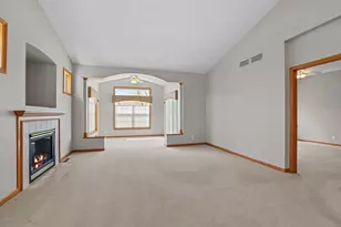 551 Holly Ln N, Oakdale, MN 55128 - Photo 22