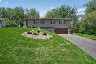 7335 Clayton Ave, Inver Grove Heights, MN 55076 - Photo 2