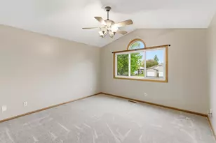 1667 Knights Dr, North Mankato, MN 56003 - Photo 10