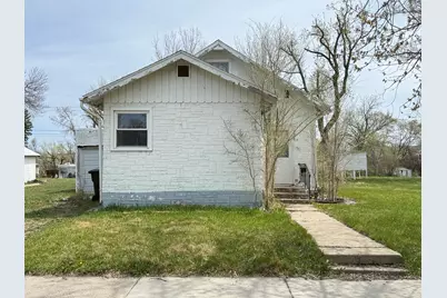 432 7th Avenue NE, Valley City, ND 58072 - Photo 2