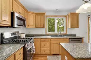9080 Parkside Dr, Woodbury, MN 55125 - Photo 8