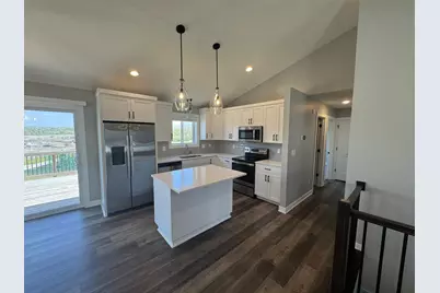 168 Stonelake Drive SE, Rochester, MN 55904 - Photo 4