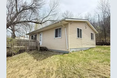 622 Valley Avenue SE, Valley City, ND 58072 - Photo 2