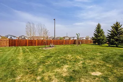 992 33rd Street S, Moorhead, MN 56560 - Photo 6