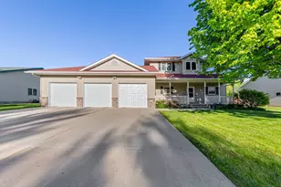 227 Woodhaven Ln, Mankato, MN 56001 - Photo 1