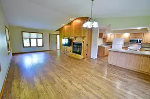 1252 Rolling Oaks Ln NW, Hutchinson, MN 55350 - Photo 6