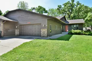 1252 Rolling Oaks Ln NW, Hutchinson, MN 55350 - Photo 1