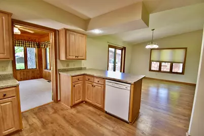 1252 Rolling Oaks Lane NW, Hutchinson, MN 55350 - Photo 10