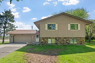 1154 Bromo Ave, Saint Cloud, MN 56303 - Photo 2