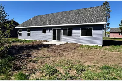 706 11th Street NW, Perham, MN 56573 - Photo 2