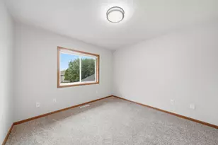 1693 Windsor Dr S, Shakopee, MN 55379 - Photo 26