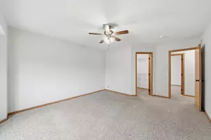 1693 Windsor Dr S, Shakopee, MN 55379 - Photo 38