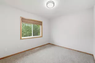 1693 Windsor Dr S, Shakopee, MN 55379 - Photo 32