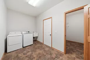 1693 Windsor Dr S, Shakopee, MN 55379 - Photo 28
