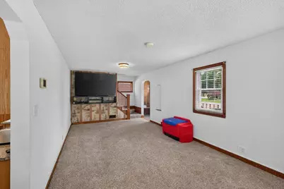 2209 6th Street NW, Austin, MN 55912 - Photo 6
