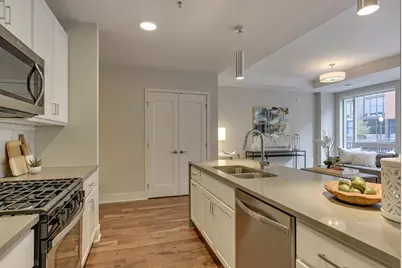 212 10th Avenue S #104, Minneapolis, MN 55415 - Photo 8