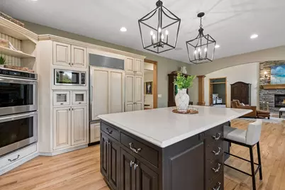9001 Springwood Drive, Woodbury, MN 55125 - Photo 16