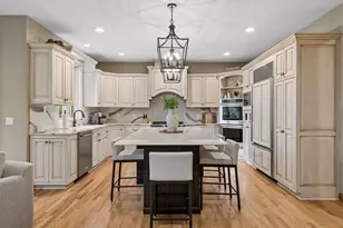 9001 Springwood Dr, Woodbury, MN 55125 - Photo 12