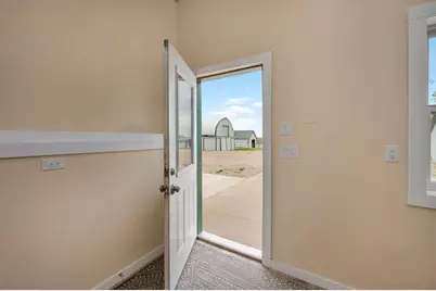 5134 340th Avenue, Blue Earth, MN 56013 - Photo 2