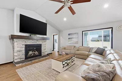8853 Meadowlark Parkway, Horace, ND 58047 - Photo 12