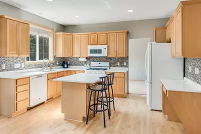 9743 Almond Avenue N, Brooklyn Park, MN 55443 - Photo 6