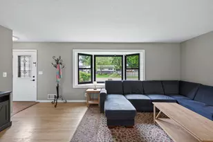 2041 Emerald Ln, Eagan, MN 55122 - Photo 4