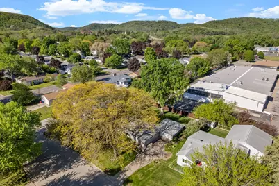 407 Hiawatha Boulevard, Winona, MN 55987 - Photo 2