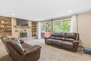 1122 County Rd C E, Maplewood, MN 55109 - Photo 8